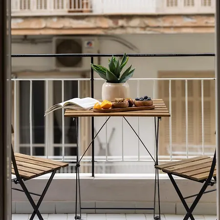 Appartement Modern 2br With Balcony, *