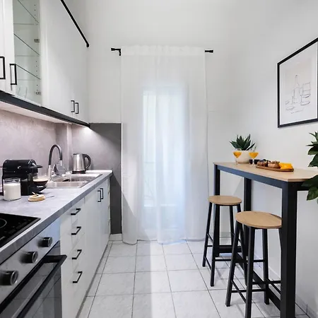 Modern 2br With Balcony, * Thessalonique