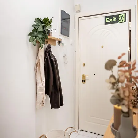 Modern 2br With Balcony, דירה סלוניקי