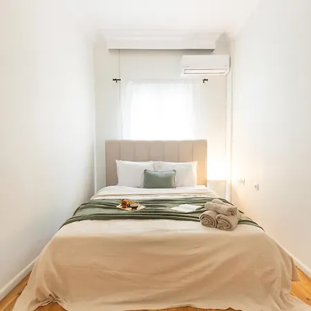 Modern 2br With Balcony, Apartment *