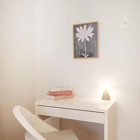 Modern 2br With Balcony, * סלוניקי