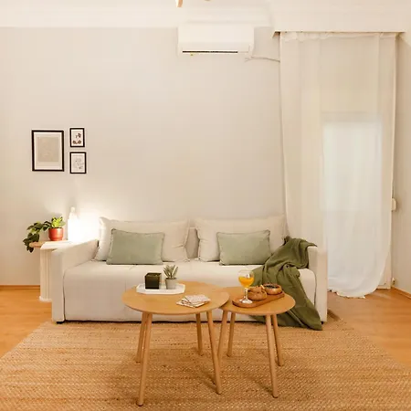 Modern 2br With Balcony, דירה
