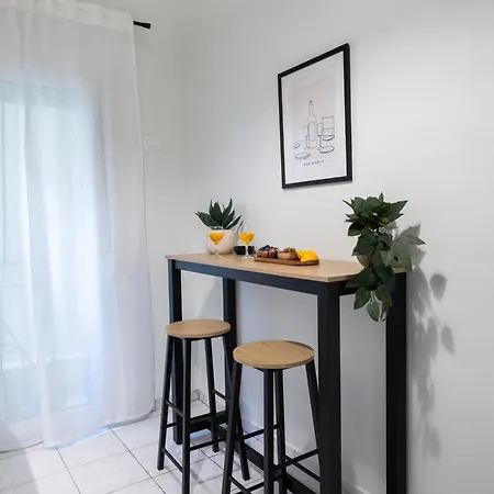 Modern 2br With Balcony, *