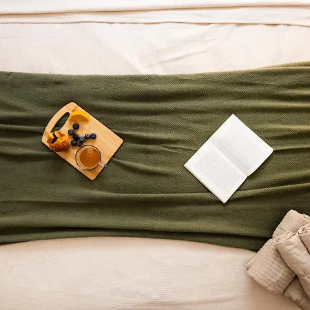 Modern 2br With Balcony, Appartement *