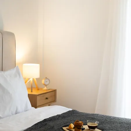 דירה Modern 2br With Balcony, סלוניקי