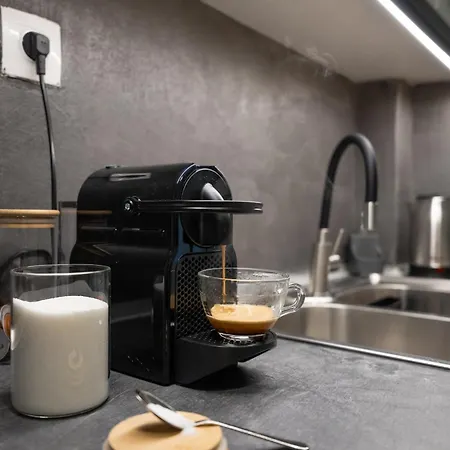 Modern 2br With Balcony, * סלוניקי