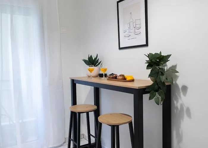 Modern 2br With Balcony, *