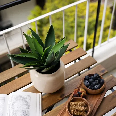 아파트 Modern 2br With Balcony, 테살로니키