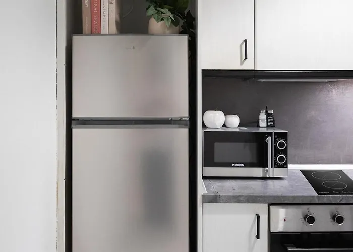 Modern 2br With Balcony, Apartamento