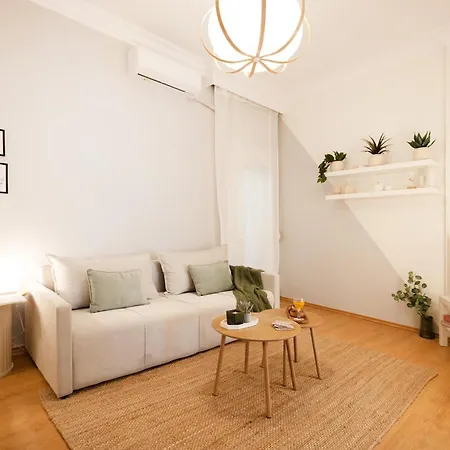 Modern 2br With Balcony, Apartment