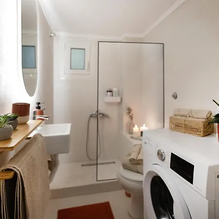 Apartment Modern 2br With Balcony, Thessaloniki